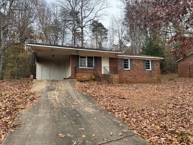 2116 Greenoak Dr in Shelby, NC - Building Photo - Building Photo