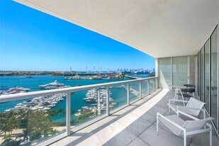 450 Alton Rd in Miami Beach, FL - Building Photo