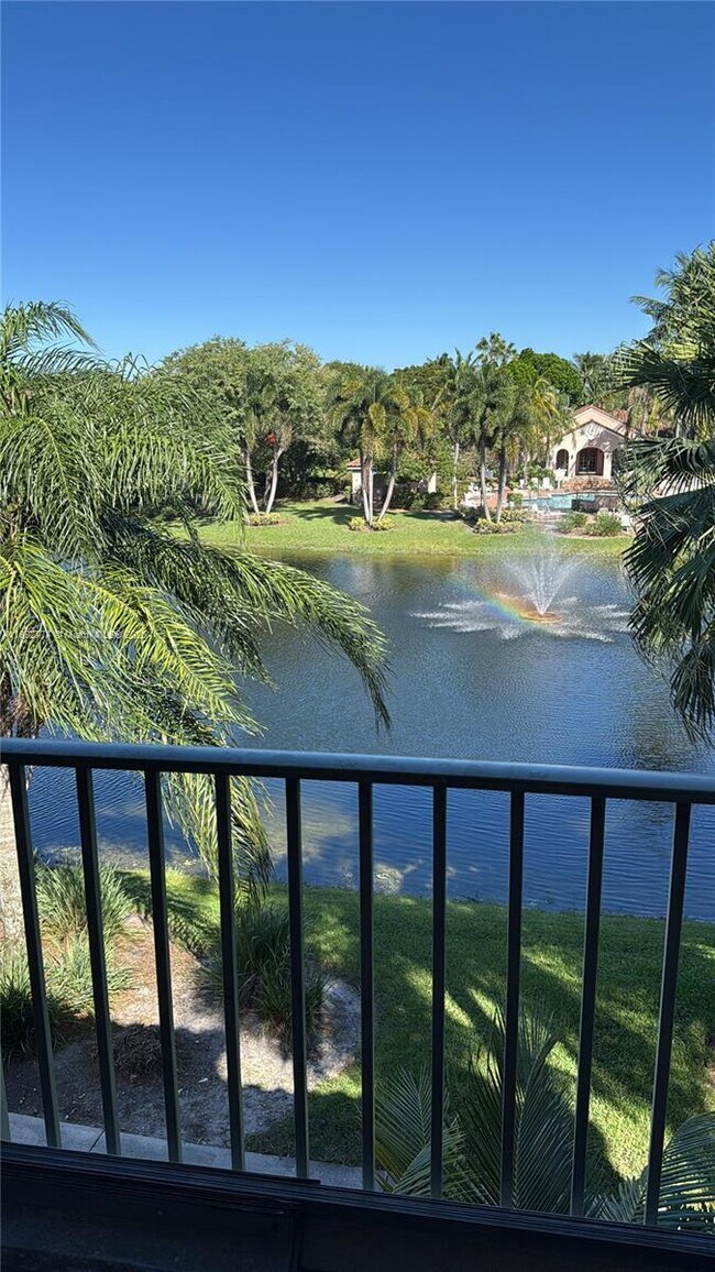 12124 St.Andrews Pl in Miramar, FL - Building Photo - Building Photo