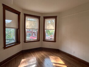 3248 N Lawndale Ave, Unit First Floor in Chicago, IL - Building Photo - Building Photo