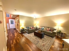 228 Hawthorne Rd in North Brunswick, NJ - Building Photo - Building Photo