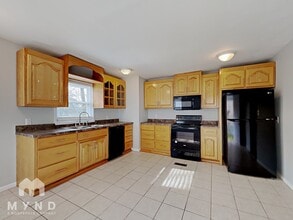 8757 Sunset Dr in Leeds, AL - Foto de edificio - Building Photo