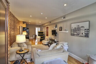 341 Park Ave, Unit 2 in Hoboken, NJ - Foto de edificio - Building Photo