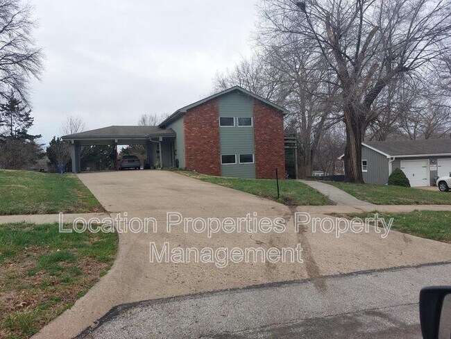 property at 3039 W 7th St