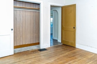 606 Paris Ct in Columbia, MO - Building Photo - Building Photo