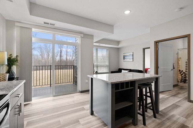 Vincent Woods Apartments in Rogers, MN - Foto de edificio - Building Photo