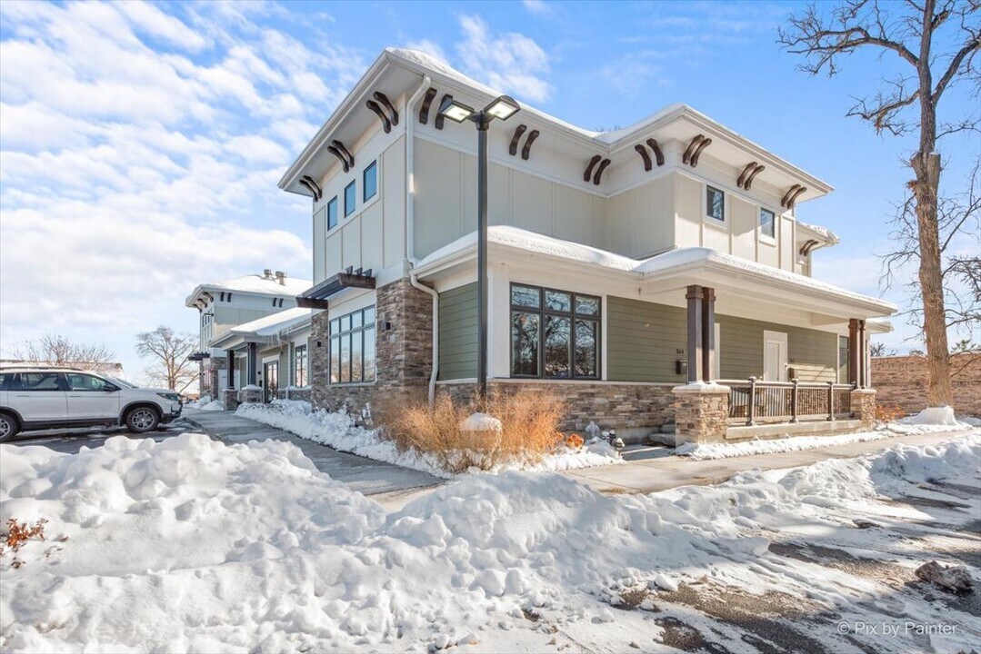 364 S Main St in Bartlett, IL - Building Photo