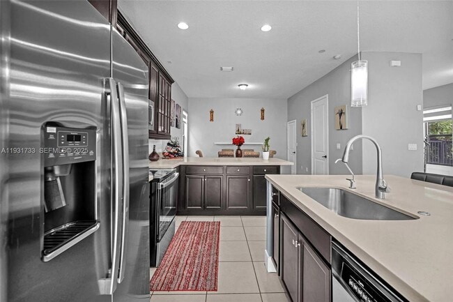 property at 9712 W 34th Ln