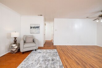 817 Edgehill Dr in Hurst, TX - Building Photo - Building Photo