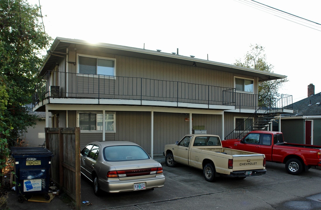 1793 Patterson Aly in Eugene, OR - Building Photo