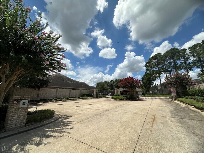 2027 Marchwood Manor Dr in Houston, TX - Building Photo - Building Photo