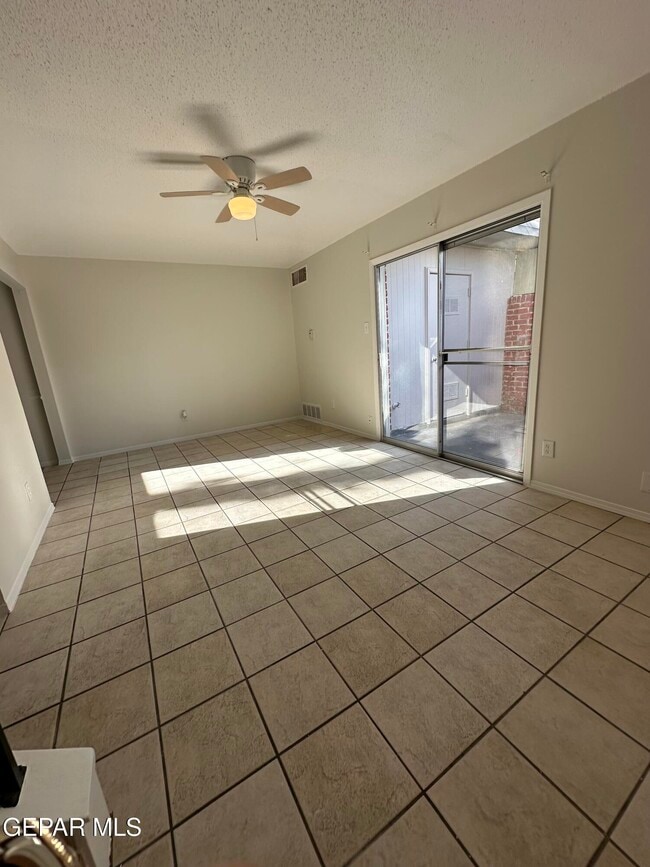 6713 Escondido Dr in El Paso, TX - Building Photo - Building Photo