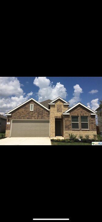 138 Landing Ln in New Braunfels, TX - Building Photo