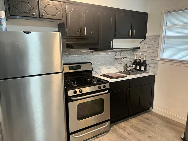property at 122 Woodland Ave
