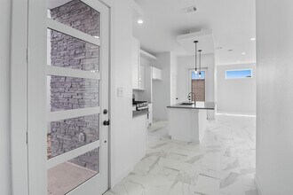 2923 El Fenice Ln in Houston, TX - Foto de edificio - Building Photo