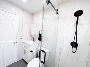 5140 NE 3rd Ave, Unit Unit 2 in Fort Lauderdale, FL - Foto de edificio - Building Photo