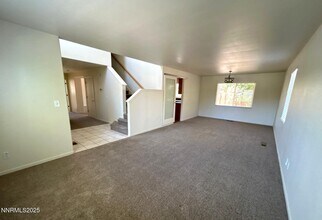 5153 Lorenzo Ln in Sparks, NV - Building Photo - Building Photo