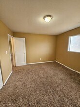 900-902 Lindberg Ln in Moses Lake, WA - Building Photo - Building Photo