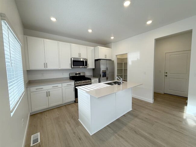 property at 1508 Charmer Ln