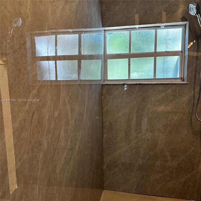 732 Moffett St in Hallandale Beach, FL - Building Photo - Building Photo