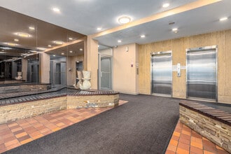 1265 Sixth Line in Oakville, ON - Building Photo - Lobby