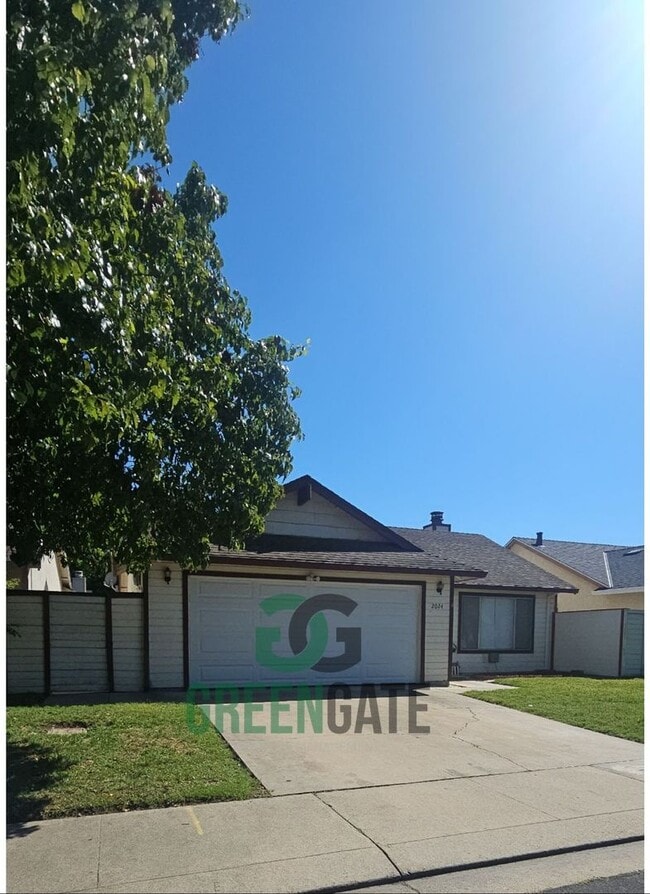 2024 Amsterdam Ln in Modesto, CA - Building Photo - Building Photo