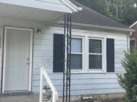 1712 Hillview Dr in Columbia, TN - Building Photo