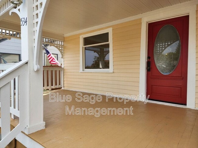534 W 5th St in Port Angeles, WA - Building Photo - Building Photo