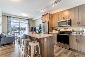300-300 Auburn Meadows Common SE in Calgary, AB - Building Photo - Building Photo