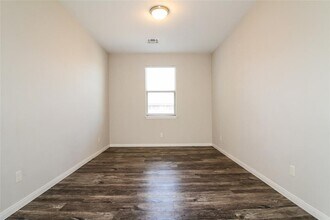 320 E Georgia Terrace in Mustang, OK - Building Photo - Building Photo