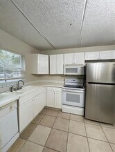2814 Somerset Park Dr in Tampa, FL - Building Photo - Building Photo