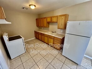 218 E 14th St in Ada, OK - Building Photo - Building Photo