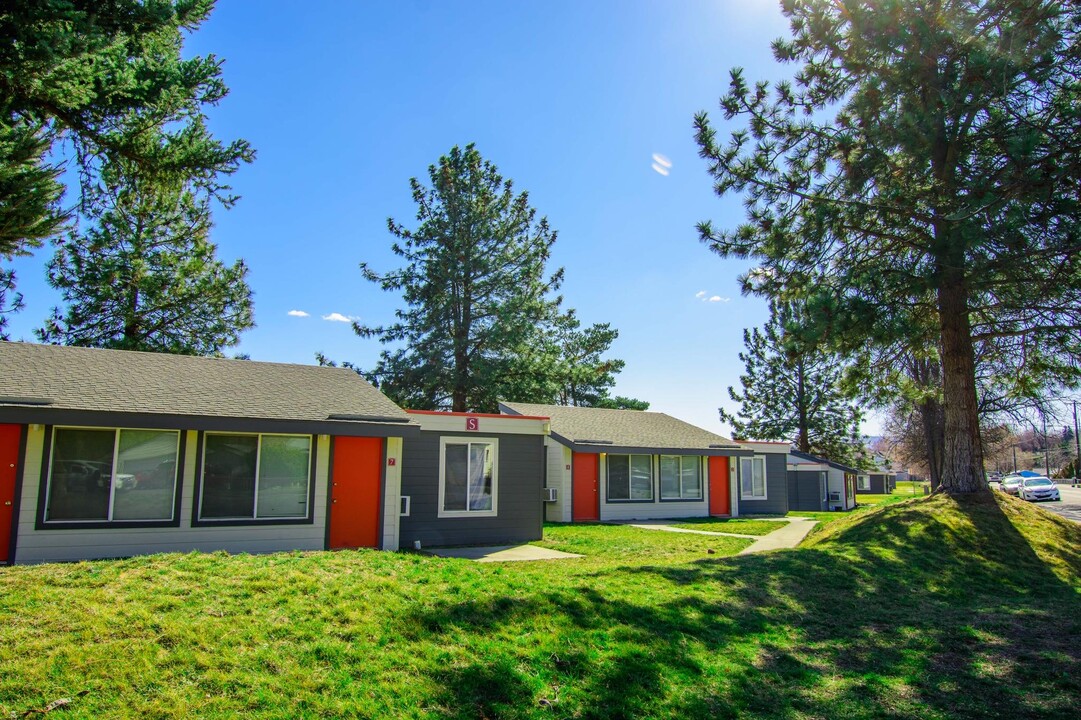 Central Park in Kennewick, WA - Building Photo