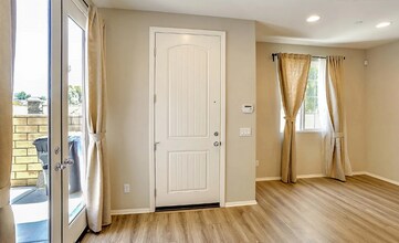 458 Stratus Ln in Simi Valley, CA - Building Photo - Building Photo