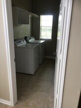 19930 Kendall Lake Dr in Richmond, TX - Foto de edificio - Building Photo