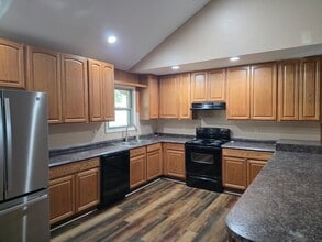 721 N James St in Cave City, AR - Building Photo - Building Photo