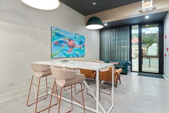 4515 N Clark St in Chicago, IL - Building Photo - Building Photo