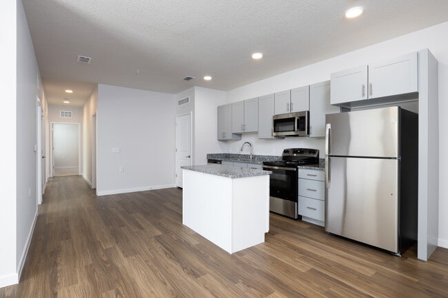 Salix on Vine in Kissimmee, FL - Building Photo - Interior Photo