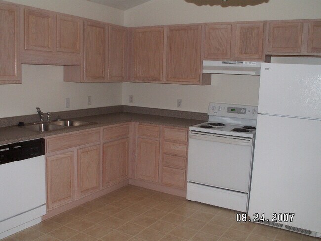 2375 Meadowpoint Dr in Troy, OH - Building Photo - Building Photo