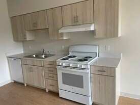 Berry Ranch Apartments in Portland, OR - Building Photo