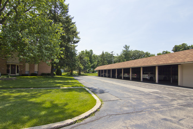 Windsor Apartments in Dekalb, IL - Building Photo - Building Photo