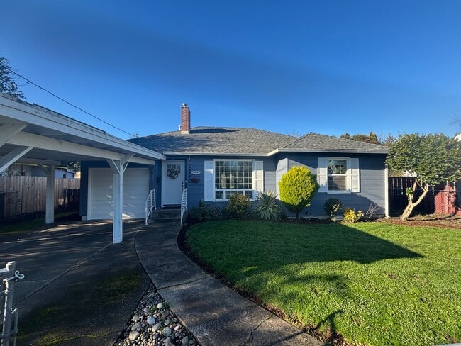 property at 368 S 6th St