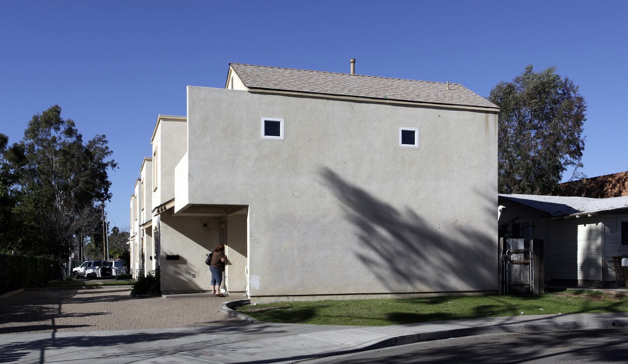 444 W 4th Ave in Escondido, CA - Building Photo