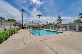6130 N 12th Way in Phoenix, AZ - Building Photo - Building Photo
