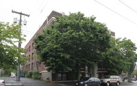 Maxmillian Apartments in Seattle, WA - Foto de edificio - Building Photo