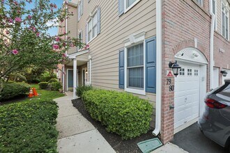 80 Lydia Dr in Guttenberg, NJ - Building Photo - Building Photo