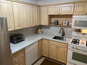 13120 SW 92nd Ave in Miami, FL - Building Photo - Building Photo