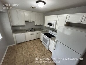 760 E Rose Dr in Midwest City, OK - Building Photo - Building Photo