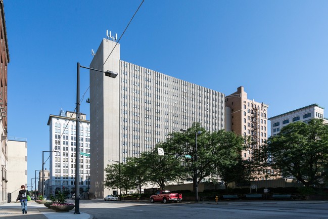 International Towers in Youngstown, OH - Building Photo - Building Photo