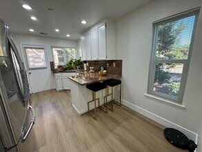 963 La Mesa Terrace in Sunnyvale, CA - Building Photo - Building Photo